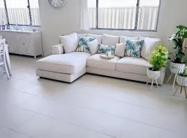 Eglinton Elegance - Hamptons Retreat