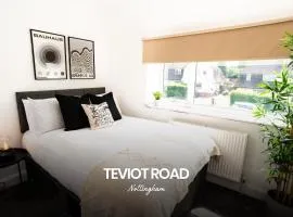 Charming 3-bed Home in Nottingham by Renzo, Free parking, Free Wi-Fi!