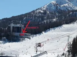 Exceptionnel - En bordure de pistes et skis aux pieds - PELVOUX II - VARS