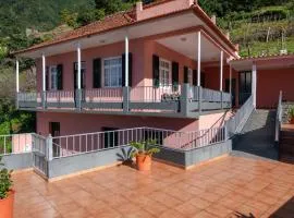 Domingos House - Valley View