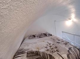 Logement en rez-de-chauss&eacute;e, acomoda&ccedil;&atilde;o com cozinha em Aubenas