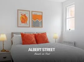 Bright and Warm 1-bed Apartment in Newark on-Trent by Renzo, Perfect for Contractors, Sleeps 4!