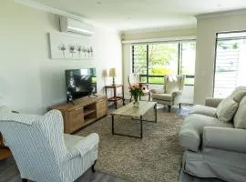 Bella Casa Luxury 2-Bedroom Apartment