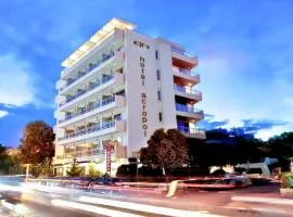 Acropol Hotel、アテネにあるアテネ国際空港（エレフテリオス・ヴェニゼロス国際空港） - ATHの周辺ホテル