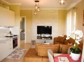 J & J Holiday Home Vala Mar