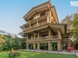 Mehta Mansion by StayVista - A Villa with a Swimming Pool and Pool Table