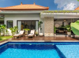 Villa Taj - Luxury 3-bedroom Pool Villa Near Seminyak, hotel in Kerobokan