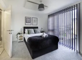 Stylish & Modern Flat 2 Min Walk to Ashford Outlet