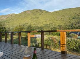 Exclusive luxury house in a great location - 12 guest, hotel de lujo en Lago Puelo