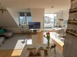 Lake Breeze Maisonette in Leipzig, Balkon und See