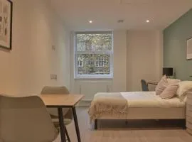 Redcross studio flat 118