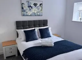 Hull Hideaway - Modern Apartment for 4
