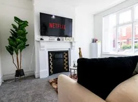 Luxe & Stylish Home in Manchester near city center
