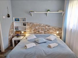Apartman studio Otium, hotel in Pirovac