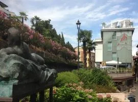 Happy Hotel Atelier Gardone Riviera Centro & Beach