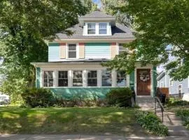 Family Friendly-Near Grand Ave-Hot Tub-King Beds
