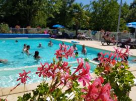 Camping LePigeonnier à Miers près du gouffre de Padirac, hotel v destinaci Miers