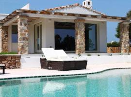 Villa con piscina, hotel em Calasetta