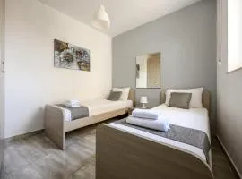 F11 Room 2, Private Room two single beds shared bathroom in shared Flat