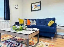 Cottage - Sleeps 2 - Pet friendly - Parking
