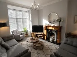4 Bed End Terrace - sleeps 7