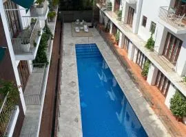 Luxury Apartment Private Pool & Rooftop Jacuzzi