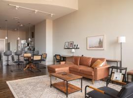 Downtown Luxury 2BR Loft, hotel a Milwaukee