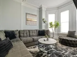 Spacious Urban Gem Steps from the Pier Parking