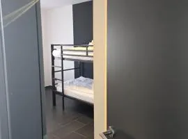 HOSTEL PD23 ALTE FEUERWACHE I 3min CityHospital I 50m Supermarkt I SmartTV I P I Gemeinschaftsküche I Monteure I Kurzurlaub