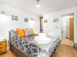Chunal Apartment Central Glossop