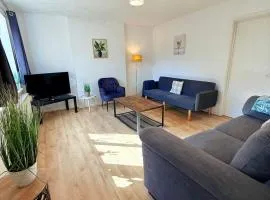 Winsbury way 3 BR Long Stays