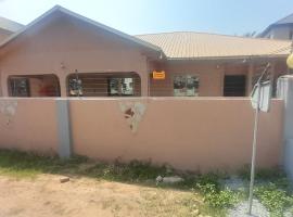 Westbay Guesthouse, hotel in Takoradi