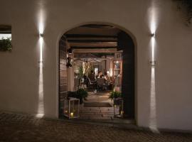 Uve Rooms & Wine Bar, boutique ξενοδοχείο σε La Morra