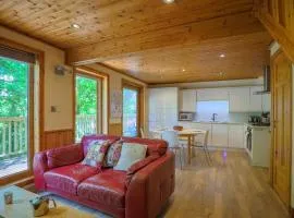 Fern Gully Lodge with Hot Tub - Spa Resort - Devon