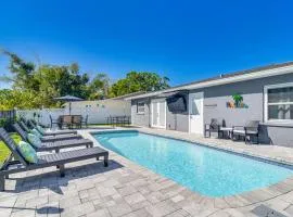 Outdoor Oasis Modern Pinellas Park Getaway!
