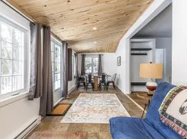 Cozy Lakeside Cottage