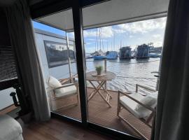 Casa Flotante El Refugio del Pirata, Hotel in El Puerto de Santa María