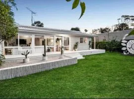 Zeally Bay coastal cool retreat 600m to beach