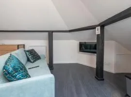 Super Studio G near Free parking station