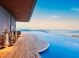 A La Carte Ha Long Bay Residence