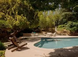 Villa Mountain Getaway with a Pool Hot Tub 5 Beds