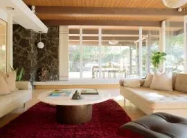 Villa Mountain Getaway with a Pool Hot Tub 5 Beds