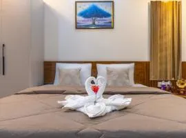 INDER PALACE Near Mall Road by star view Kasauli