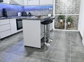 Casa Valle Viejo con Cochera Cubierta Gratis, ξενοδοχείο σε San Fernando del Valle de Catamarca