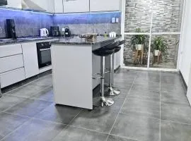 Casa Valle Viejo con Cochera Cubierta Gratis