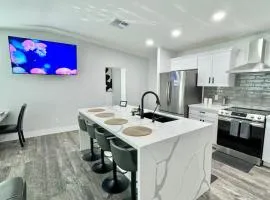 New modern centralized and lux home in Phoenix