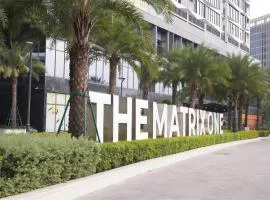 The Matrix One - Luxury free Gym&Pool