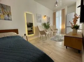 Luxury apartments in Arcadia!