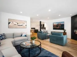 Sunny Condo, Box Canyon Views, Pool & Hot Tub condo