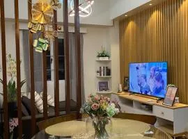 Aesthetic 2 Bedroom The Loop Tower Condo Unit